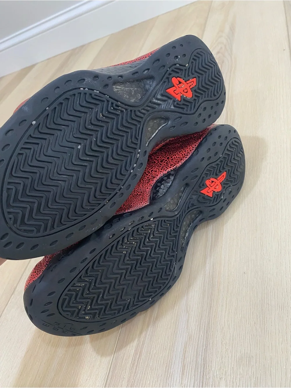 Nike Air Foamposite One Cracked Lava Men’s Size 9 Red Black
